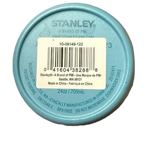 Stanley Classic Trigger-Action Travel Mug – 24oz / 709ml – Blue - Picture 2 of 8